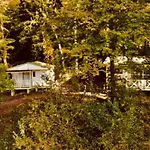 Camping Mobil Avec Terrasse - 4 Pers. - Api-1-52-1590 *