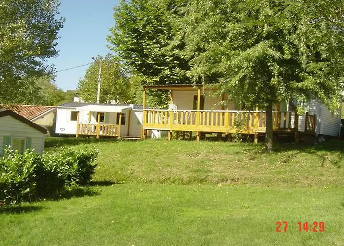 キャンプ場 Mobil Home Avec Terrasse - 4 Pers. - Api-1-52-1590